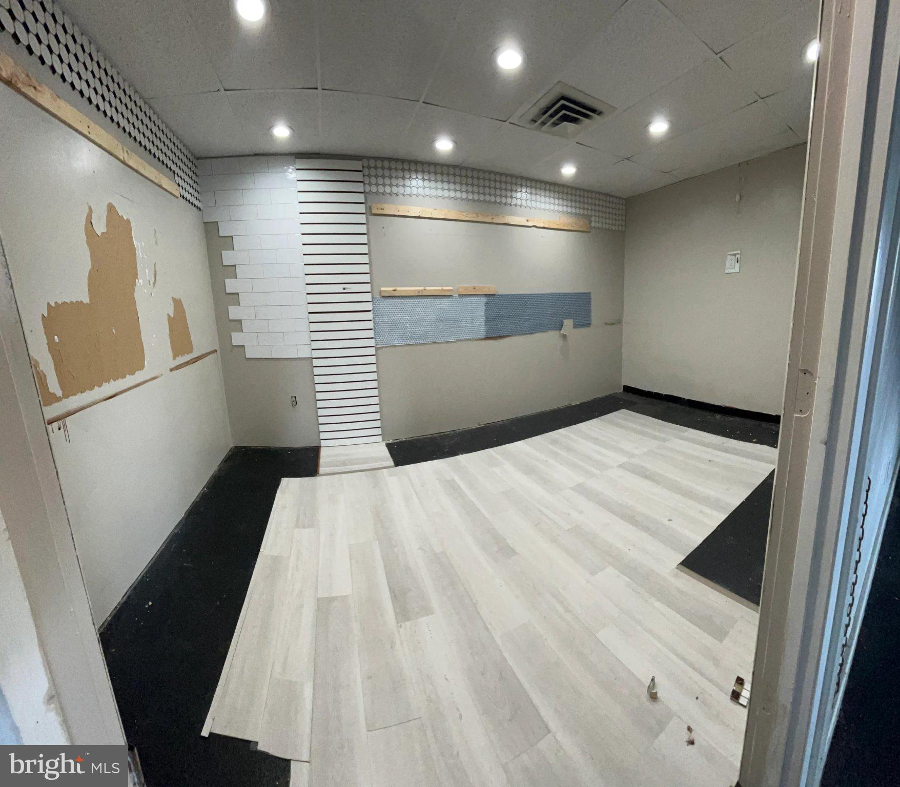 2290 INDUSTRIAL HIGHWAY