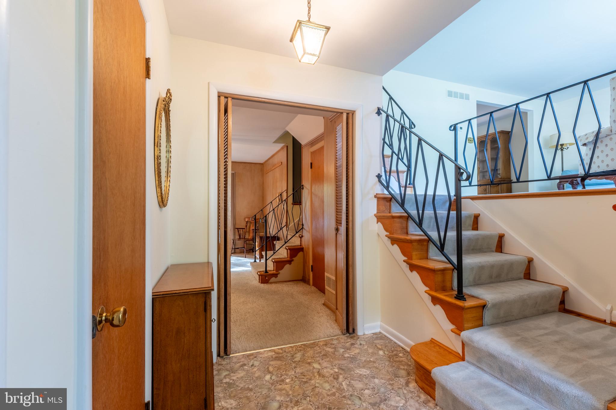 2701 DORIS DRIVE