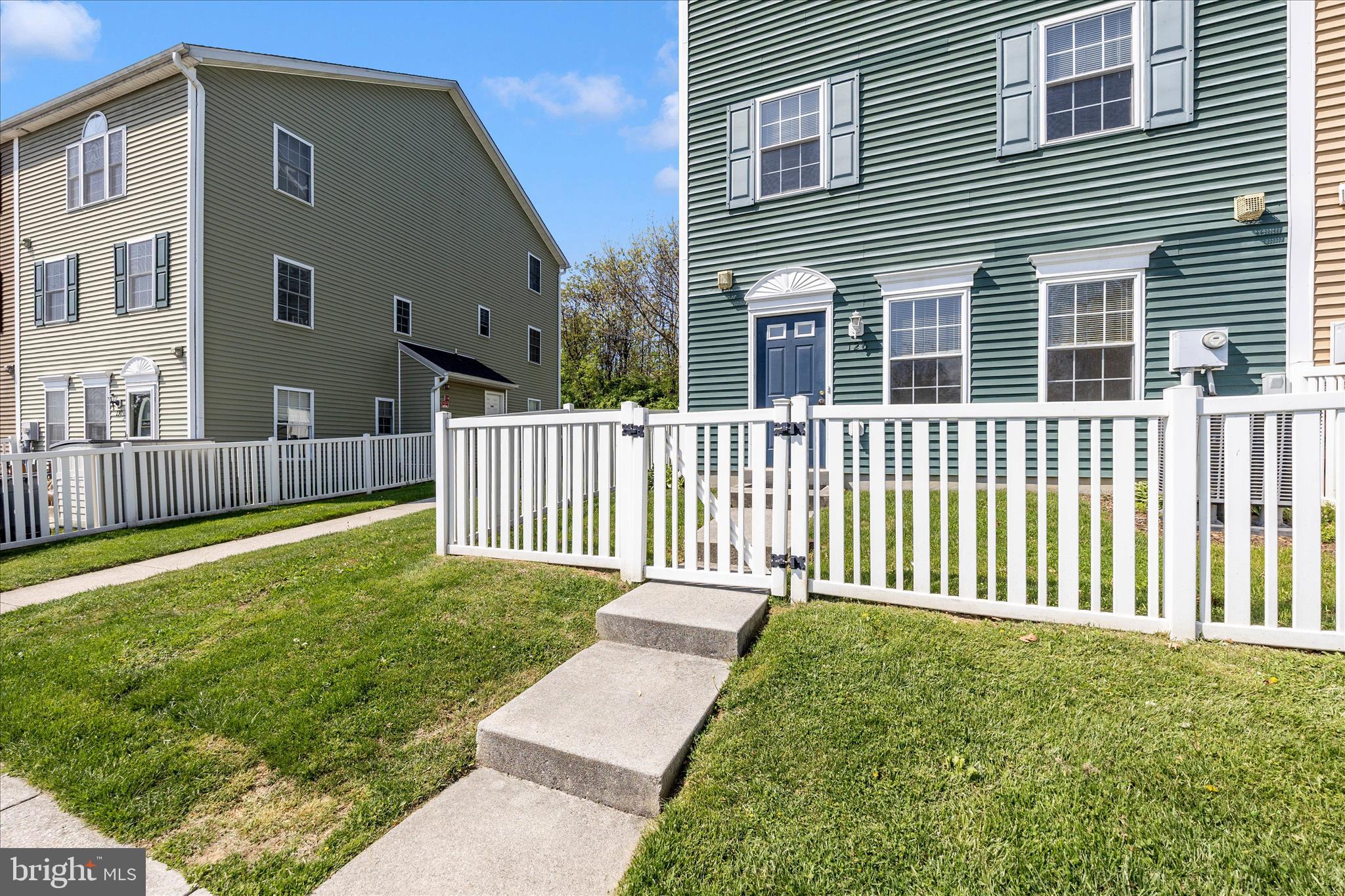 ALTAMONT GARDENS - Residential