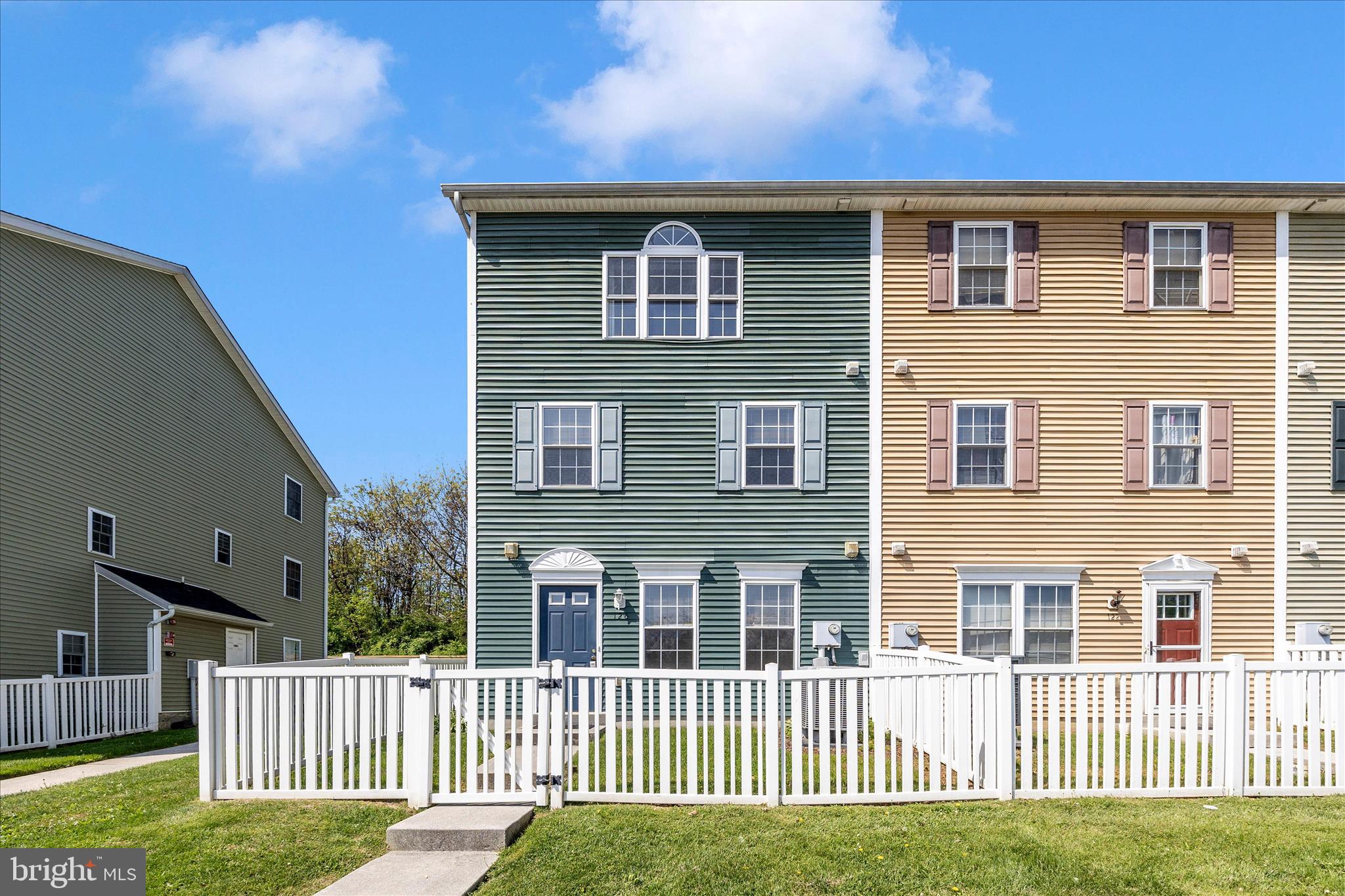 ALTAMONT GARDENS - Residential