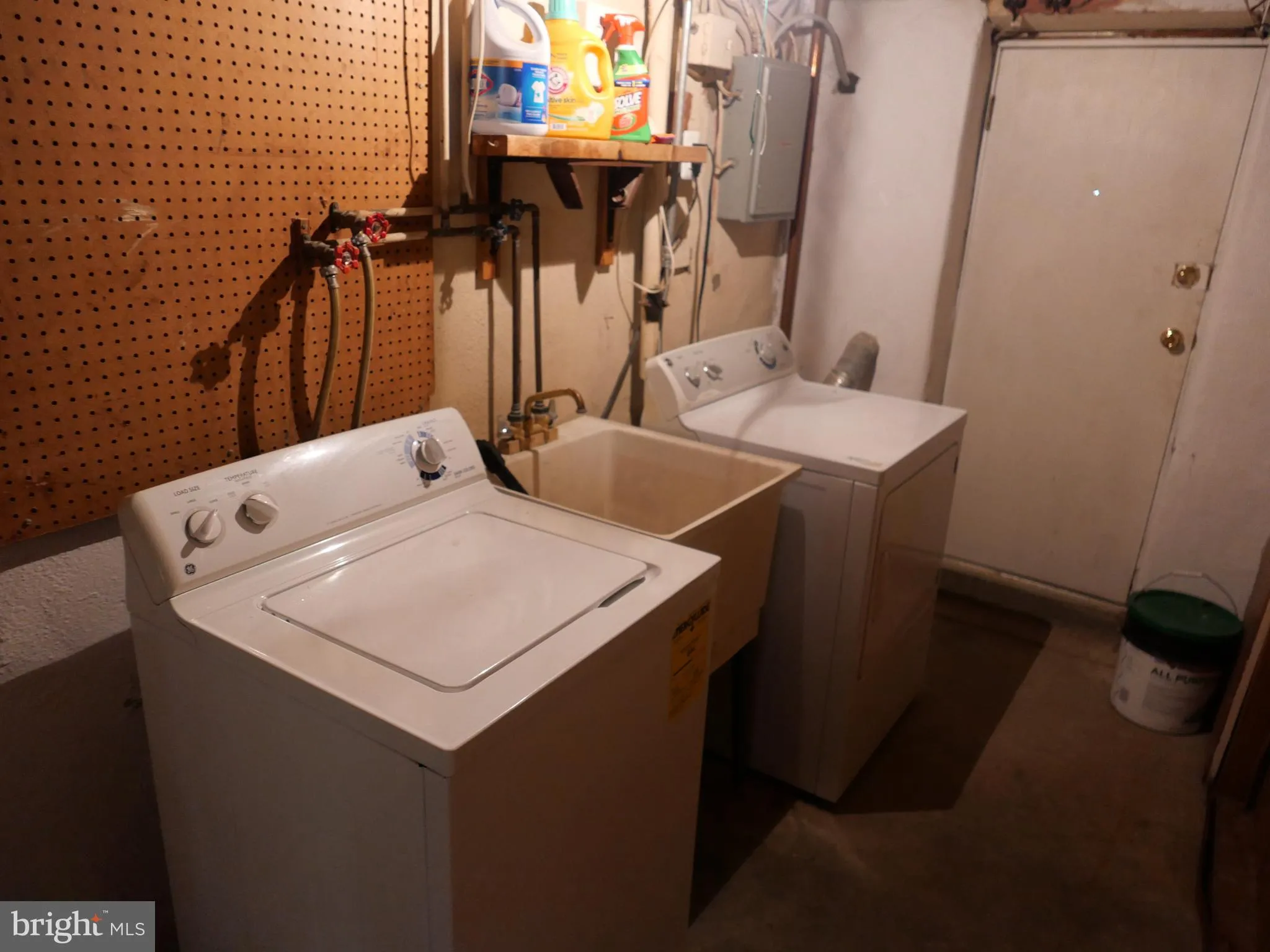 Upper Darby, Pennsylvania 19082, United States, 3 Bedrooms Bedrooms, ,1 BathroomBathrooms,Residential,Active,213943