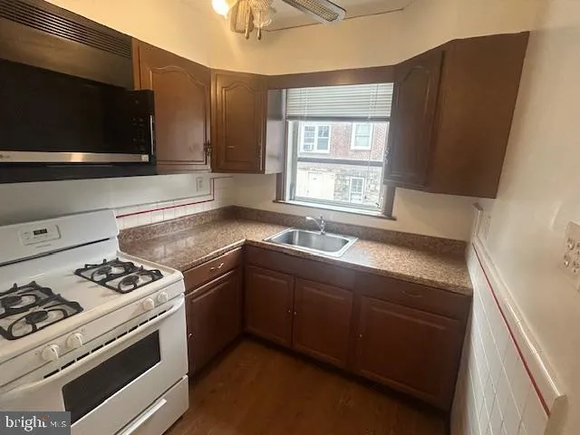 Upper Darby, Pennsylvania 19082, United States, 3 Bedrooms Bedrooms, ,1 BathroomBathrooms,Residential,Active,213943