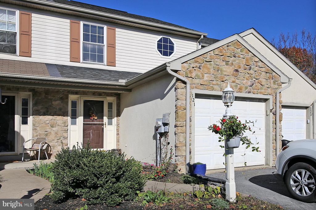 Photo of 121 MOORLAND CT, LITITZ, PA 17543 (MLS # PALA2025756)