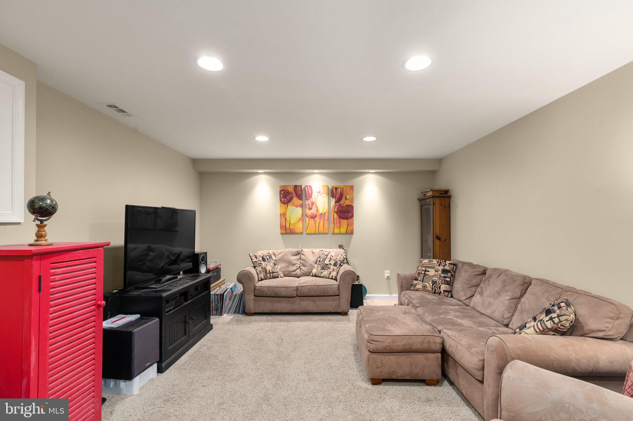 SOUTH HAMPTON - Residential