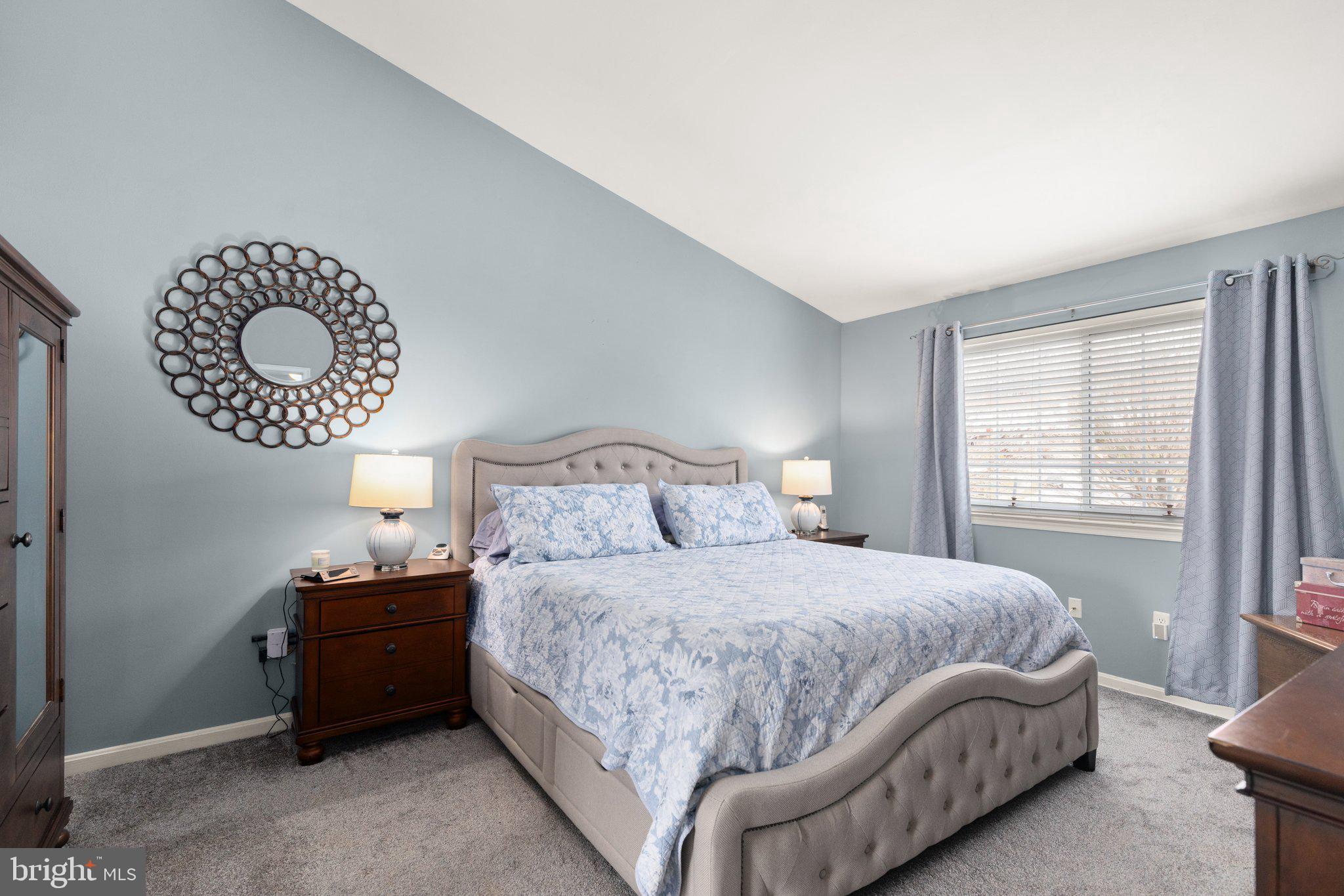 SOUTH HAMPTON - Residential