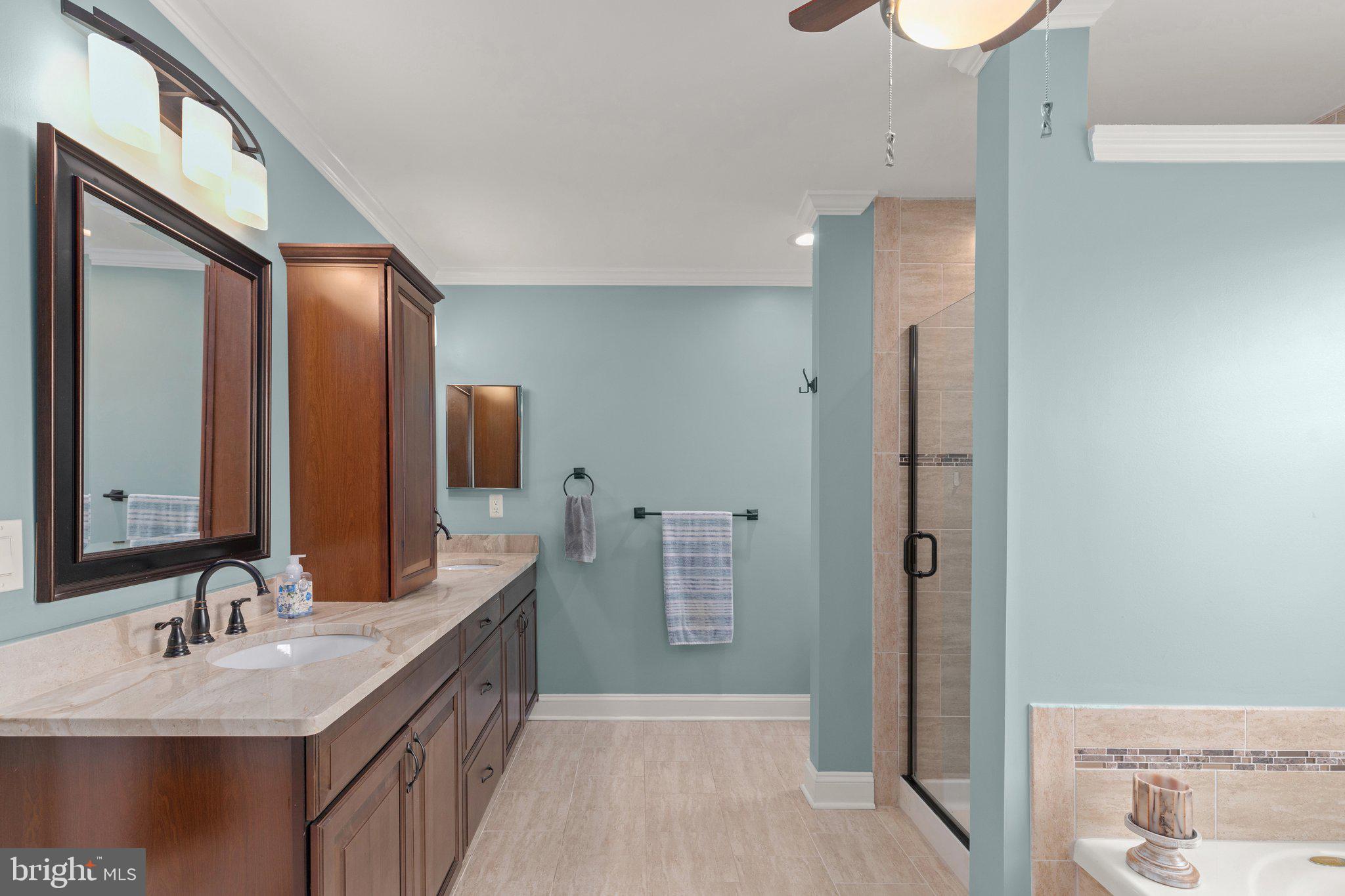 SOUTH HAMPTON - Residential