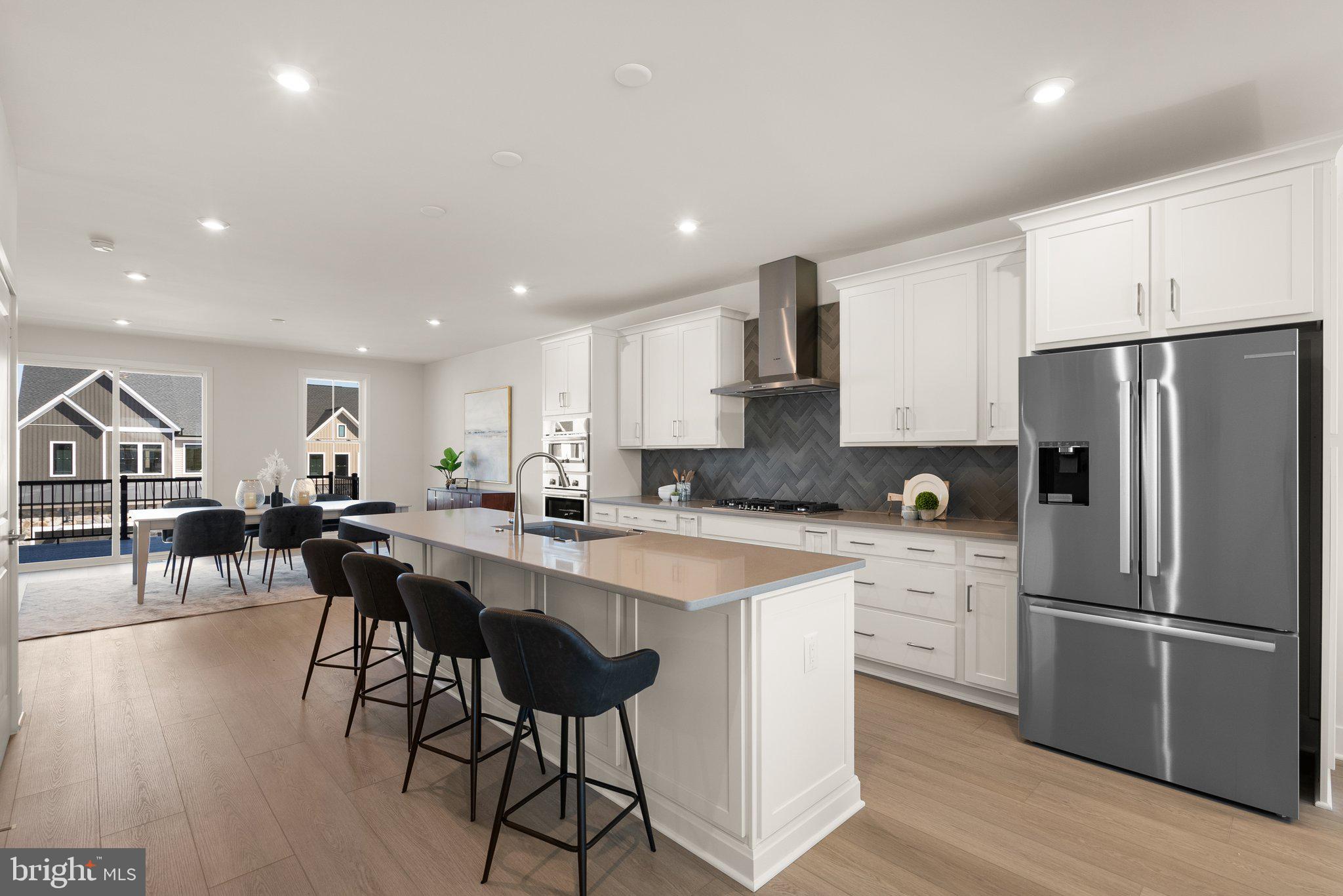 44484 LOWESTOFT SQUARE