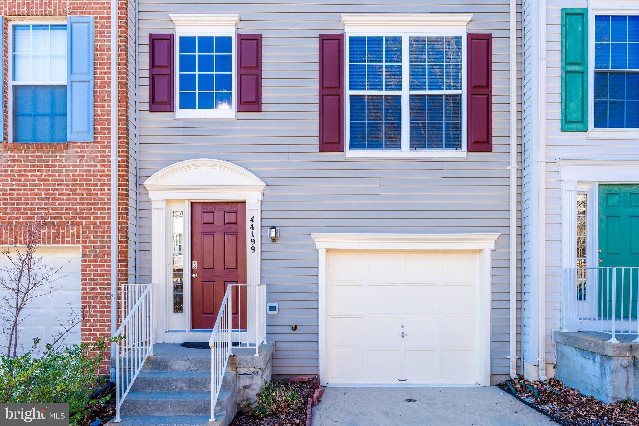 ASHBURN VILLAGE - Residential Lease