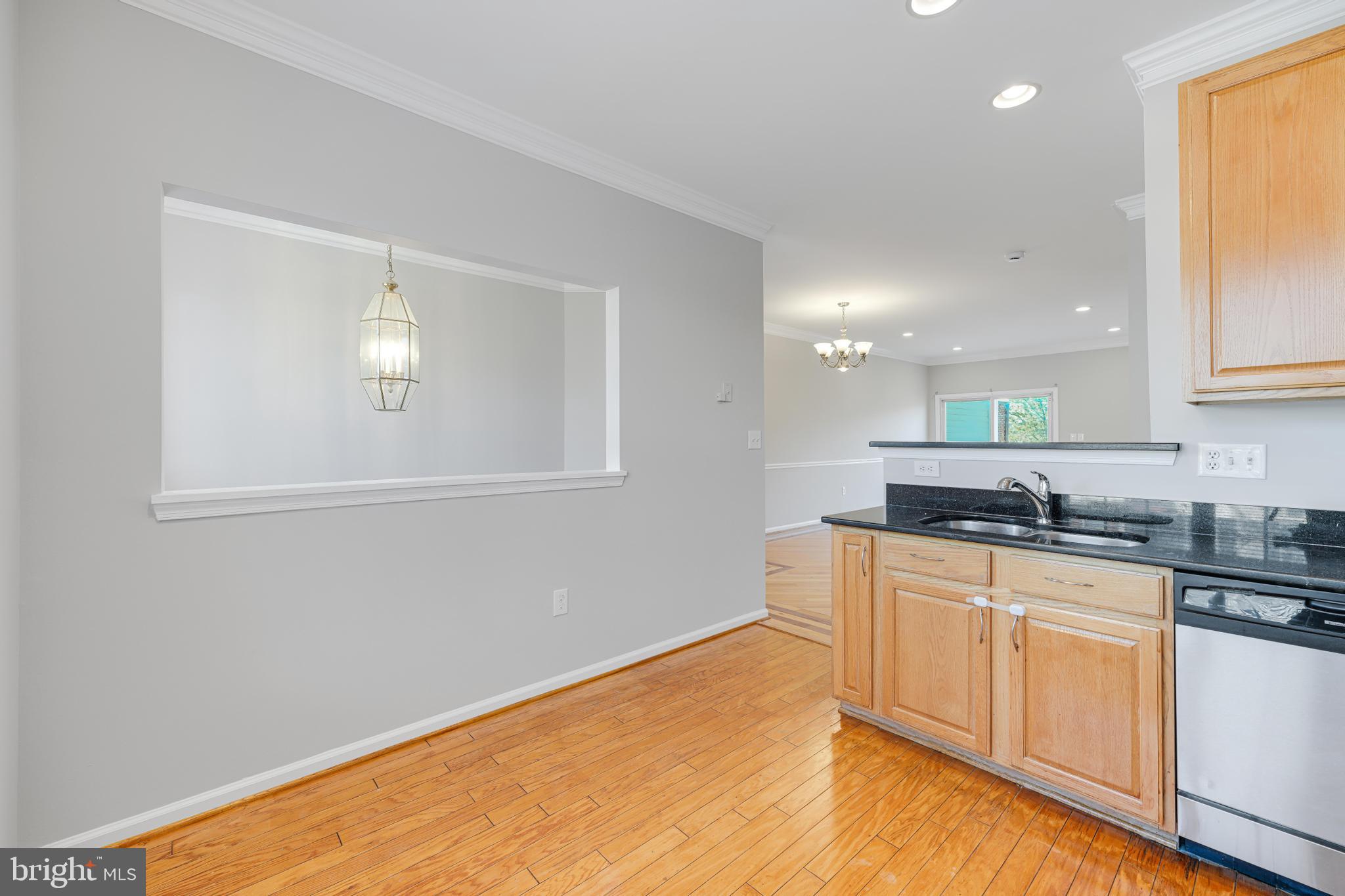 ASHBURN VILLAGE - Residential Lease