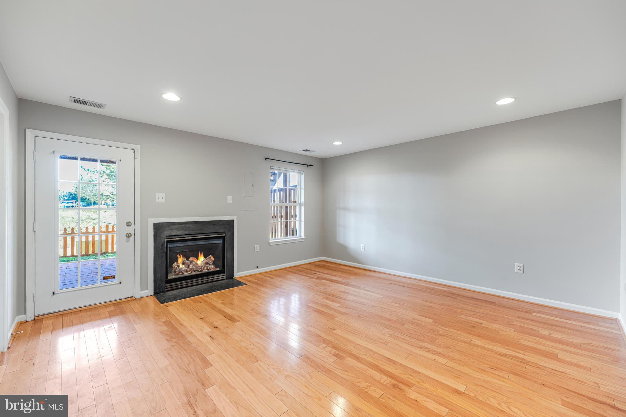 ASHBURN VILLAGE - Residential Lease