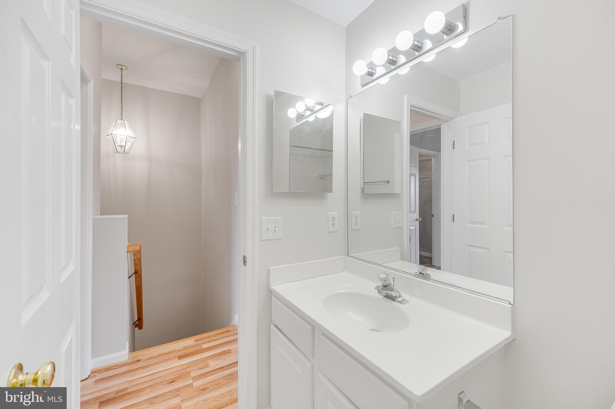 ASHBURN VILLAGE - Residential Lease