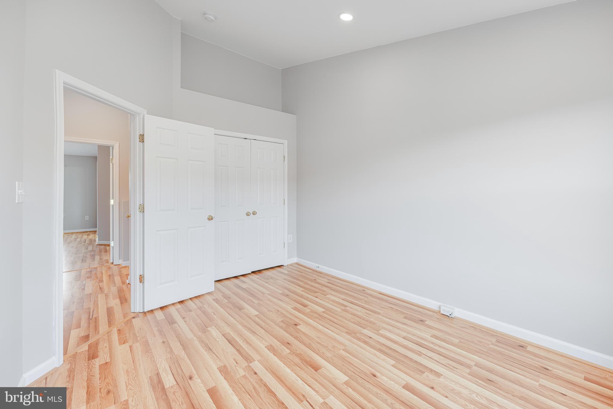 ASHBURN VILLAGE - Residential Lease