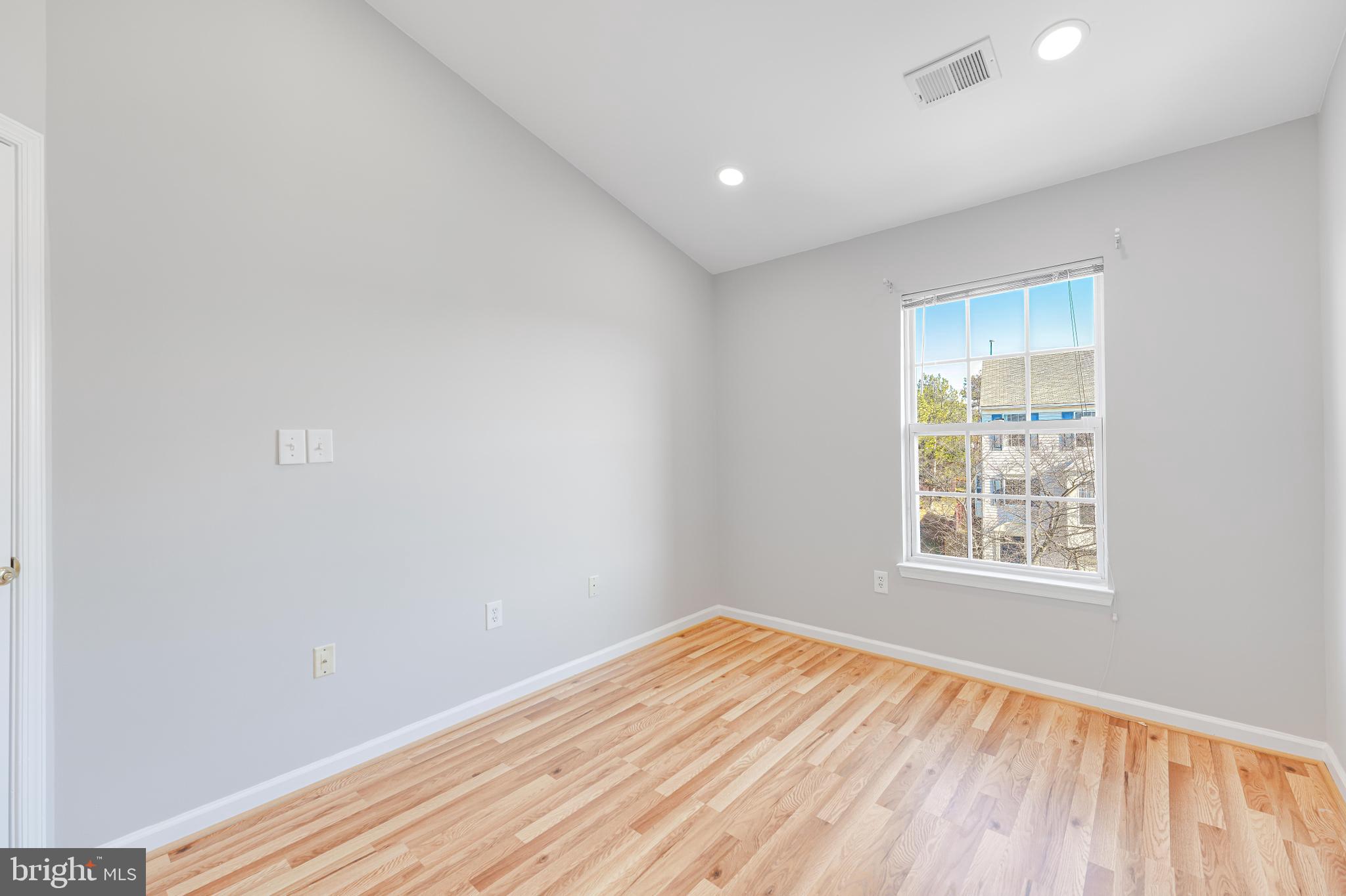 ASHBURN VILLAGE - Residential Lease