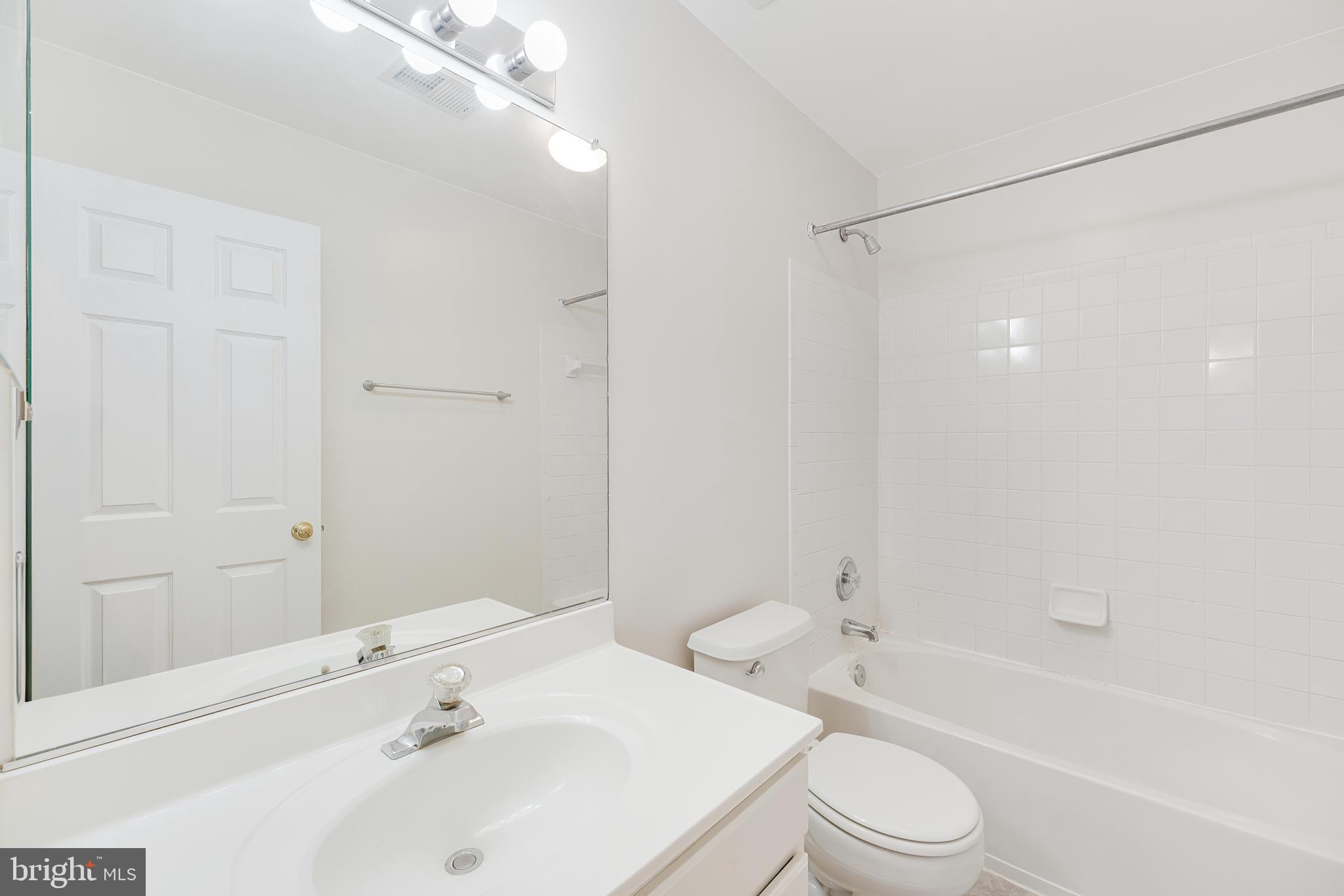 ASHBURN VILLAGE - Residential Lease