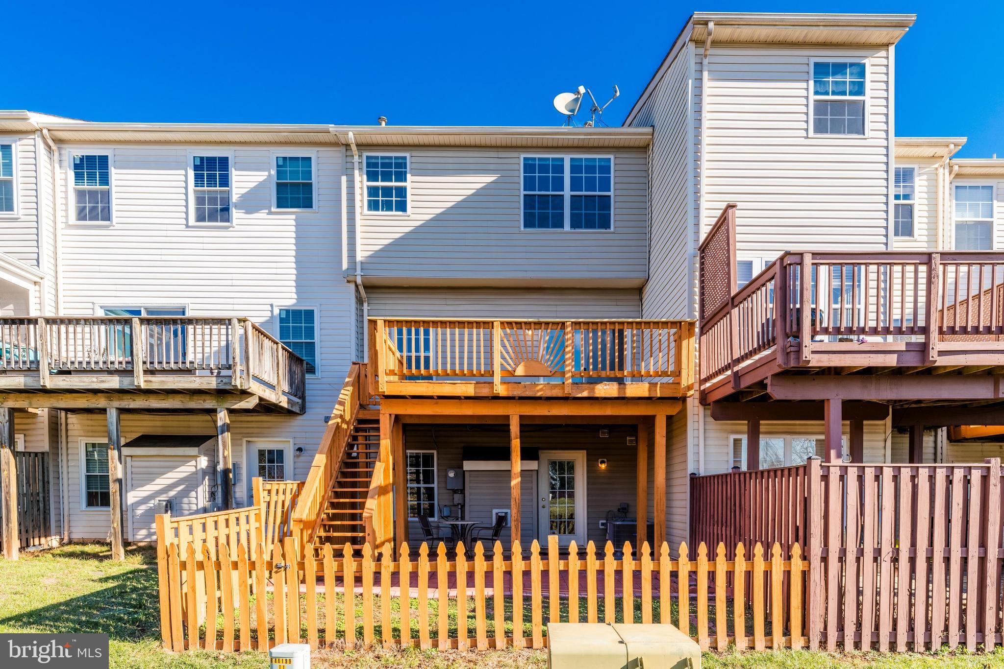 ASHBURN VILLAGE - Residential Lease