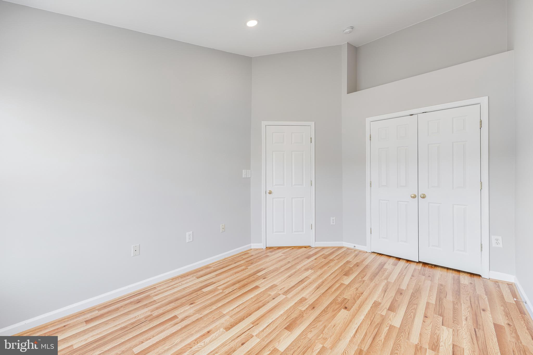 ASHBURN VILLAGE - Residential Lease