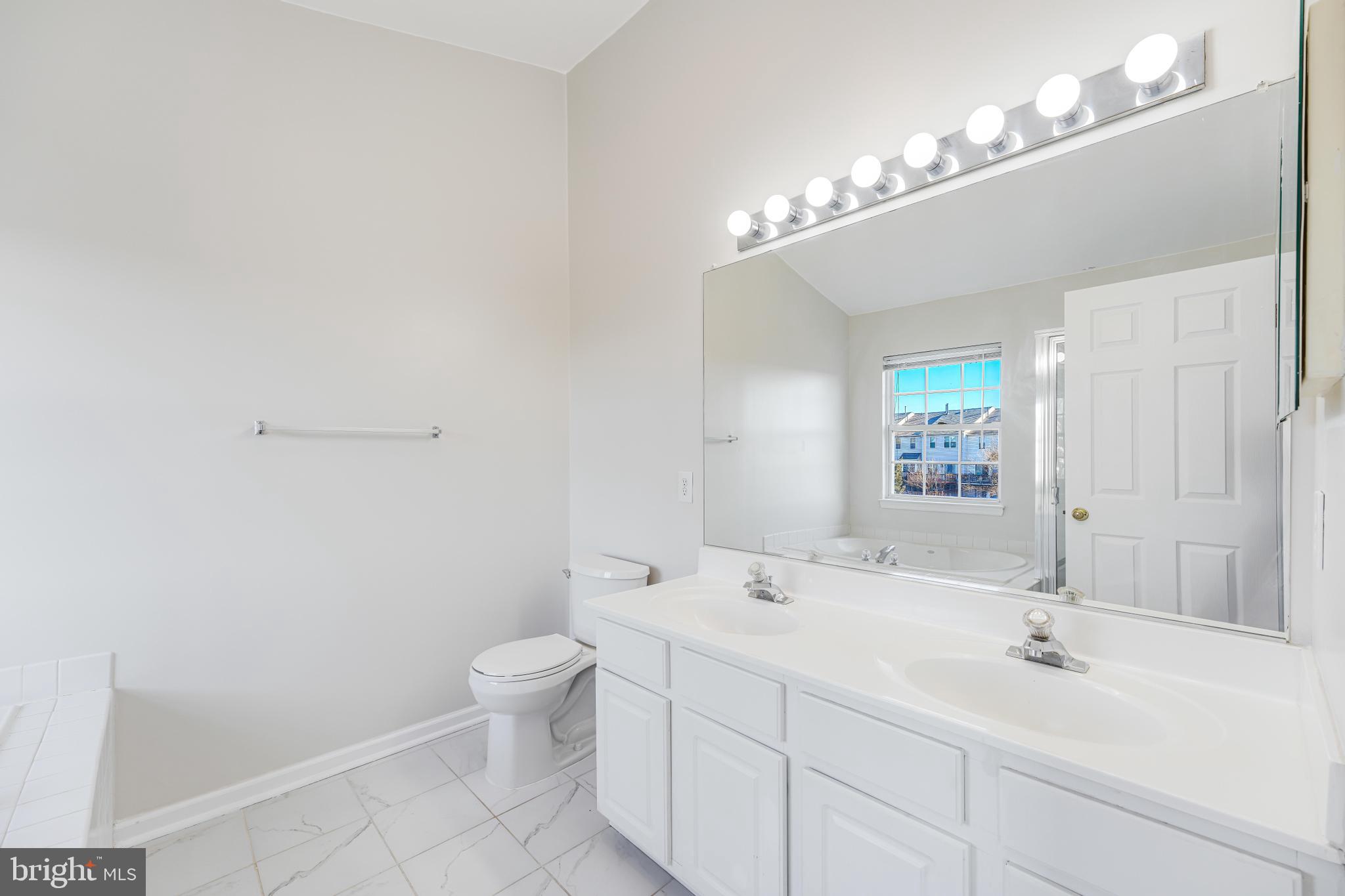 ASHBURN VILLAGE - Residential Lease