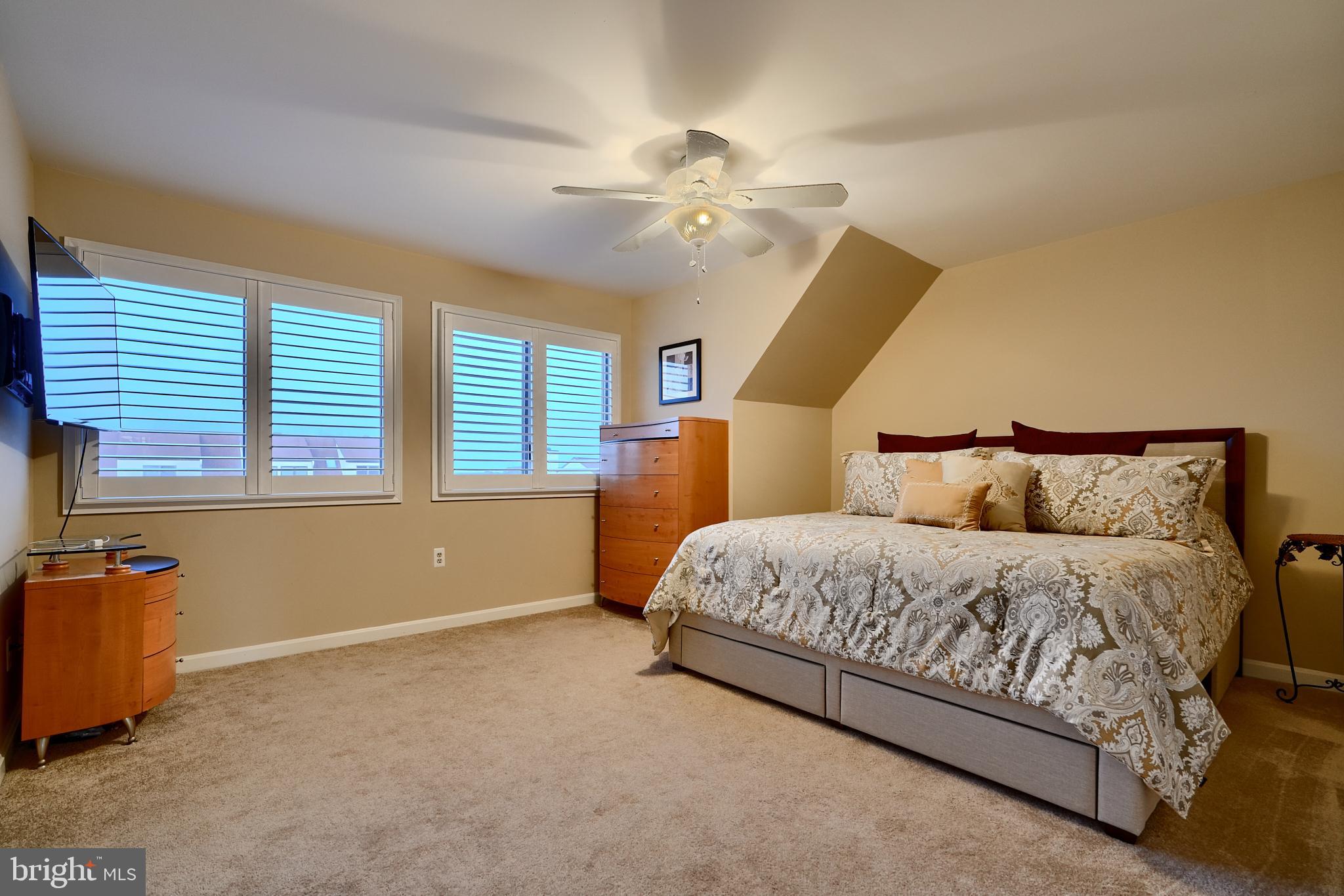 QUEENS LANDING - Residential