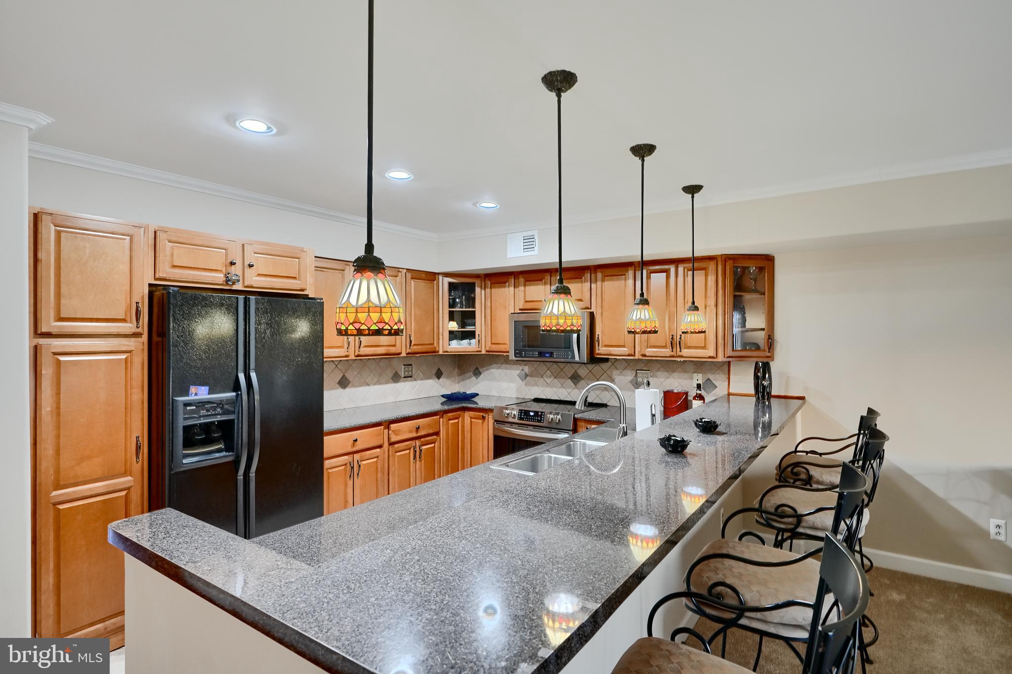 QUEENS LANDING - Residential