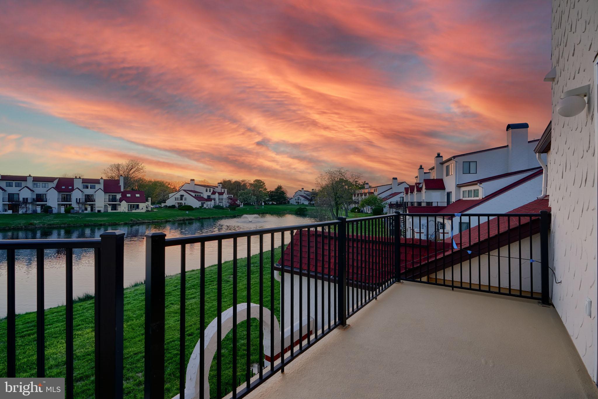 QUEENS LANDING - Residential