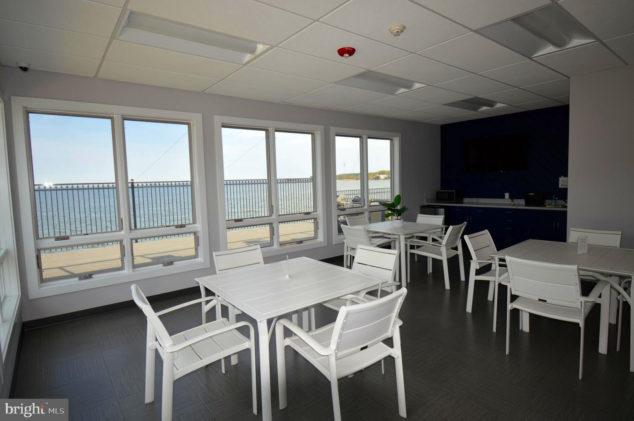 QUEENS LANDING - Residential