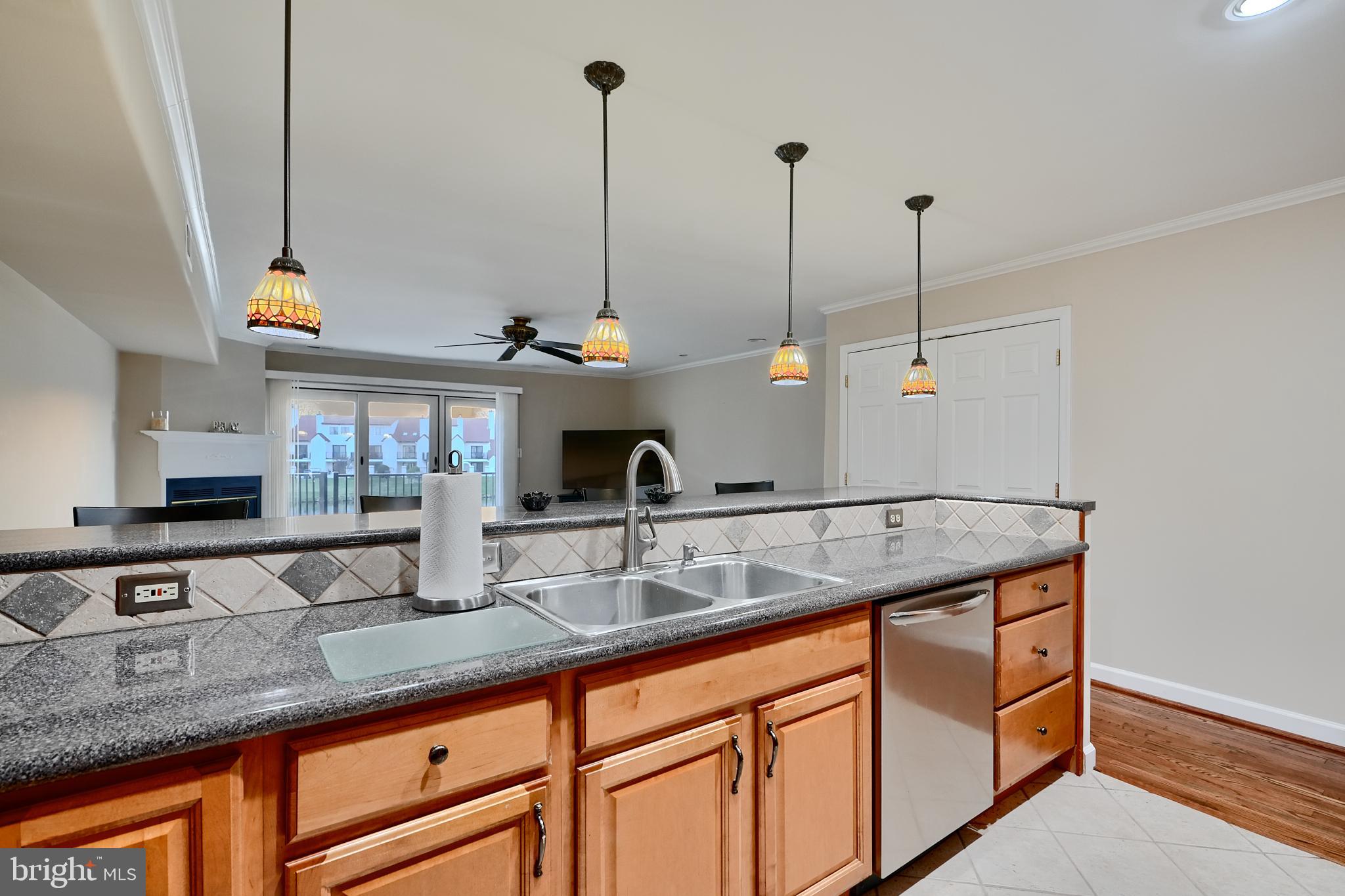 QUEENS LANDING - Residential