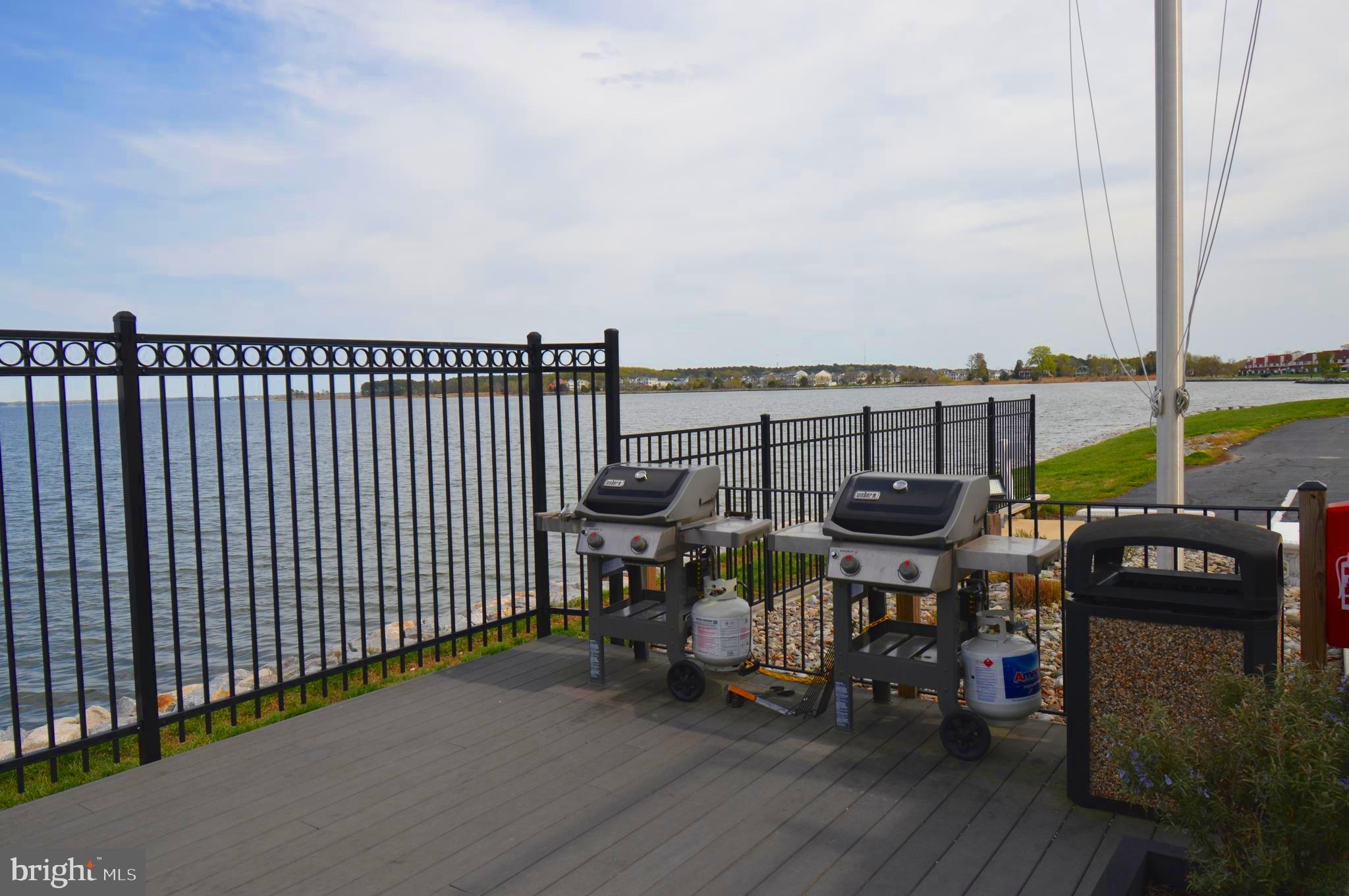 QUEENS LANDING - Residential