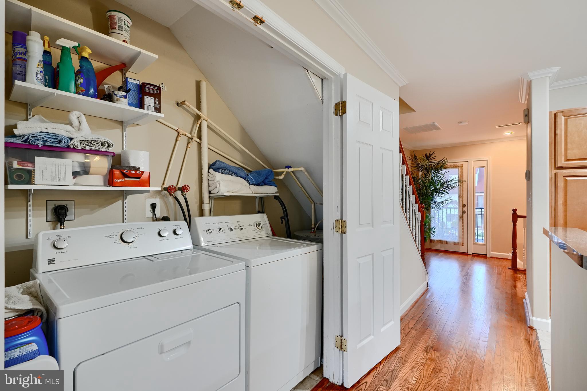 QUEENS LANDING - Residential