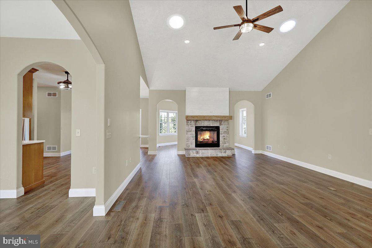 04 ROLLING MEADOW ROAD