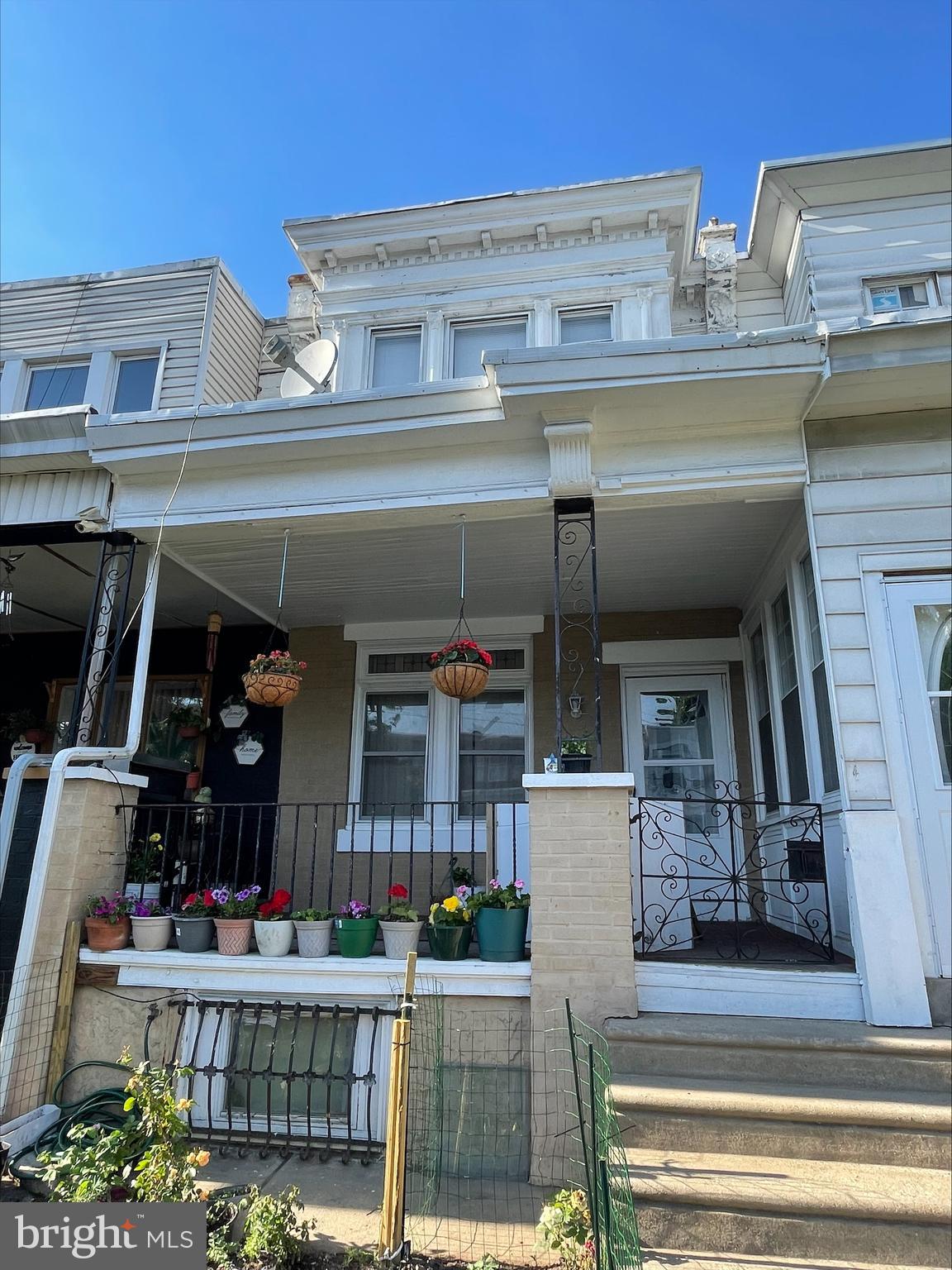 205 W ASHDALE STREET