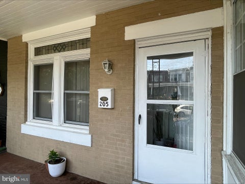 Townhouse For Sale - 205 W Ashdale Street<br/> PHILADELPHIA, PA 19120