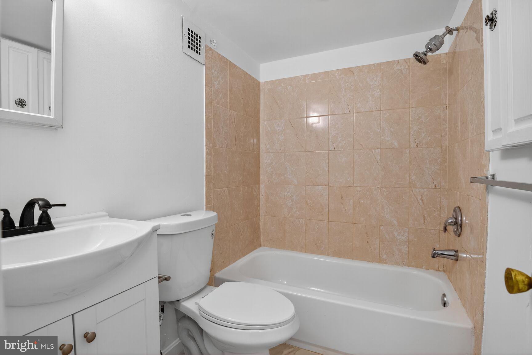 FOXCROFT COLONY - Residential Lease