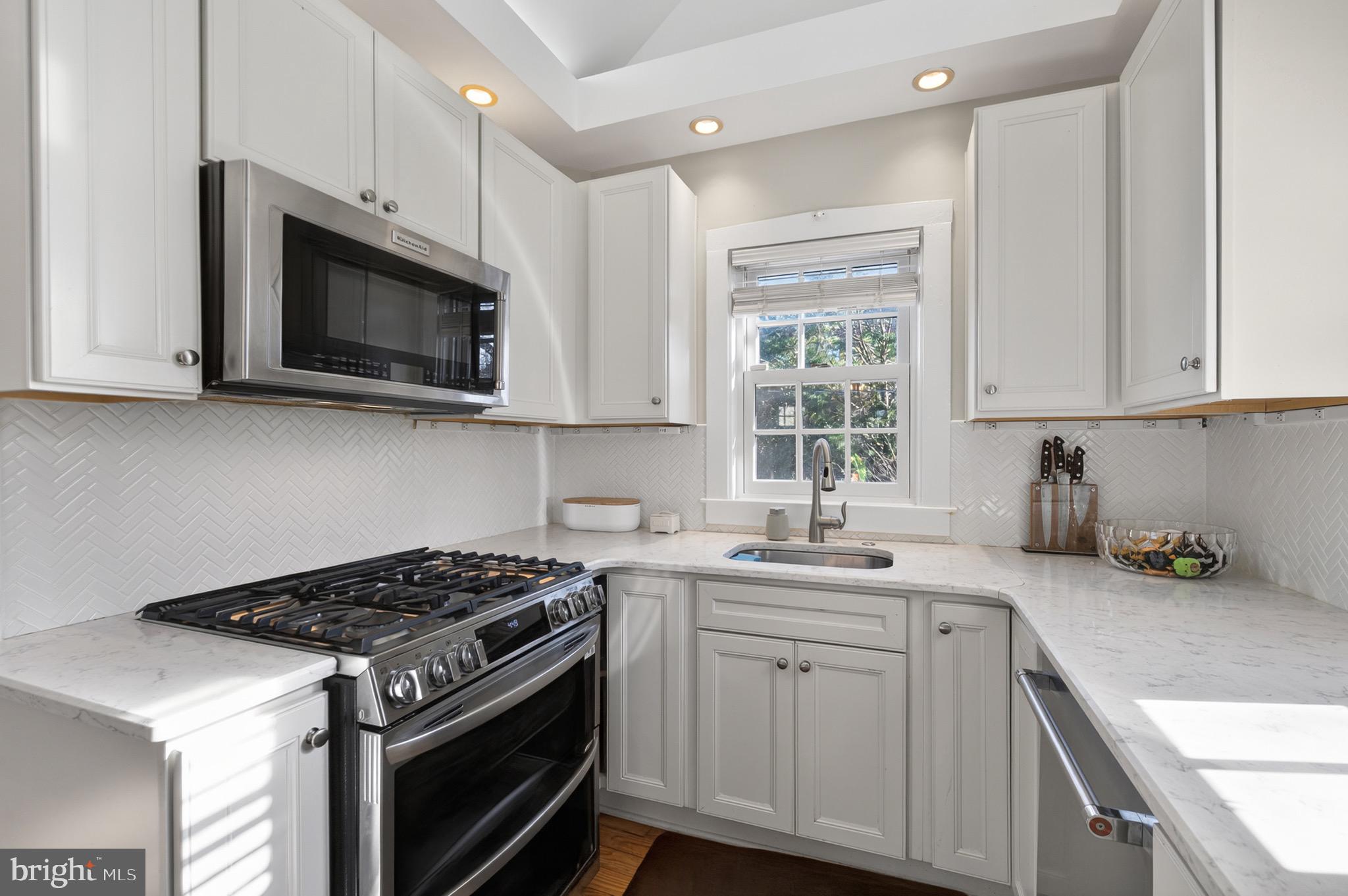 ROSEMONT PARK - Residential