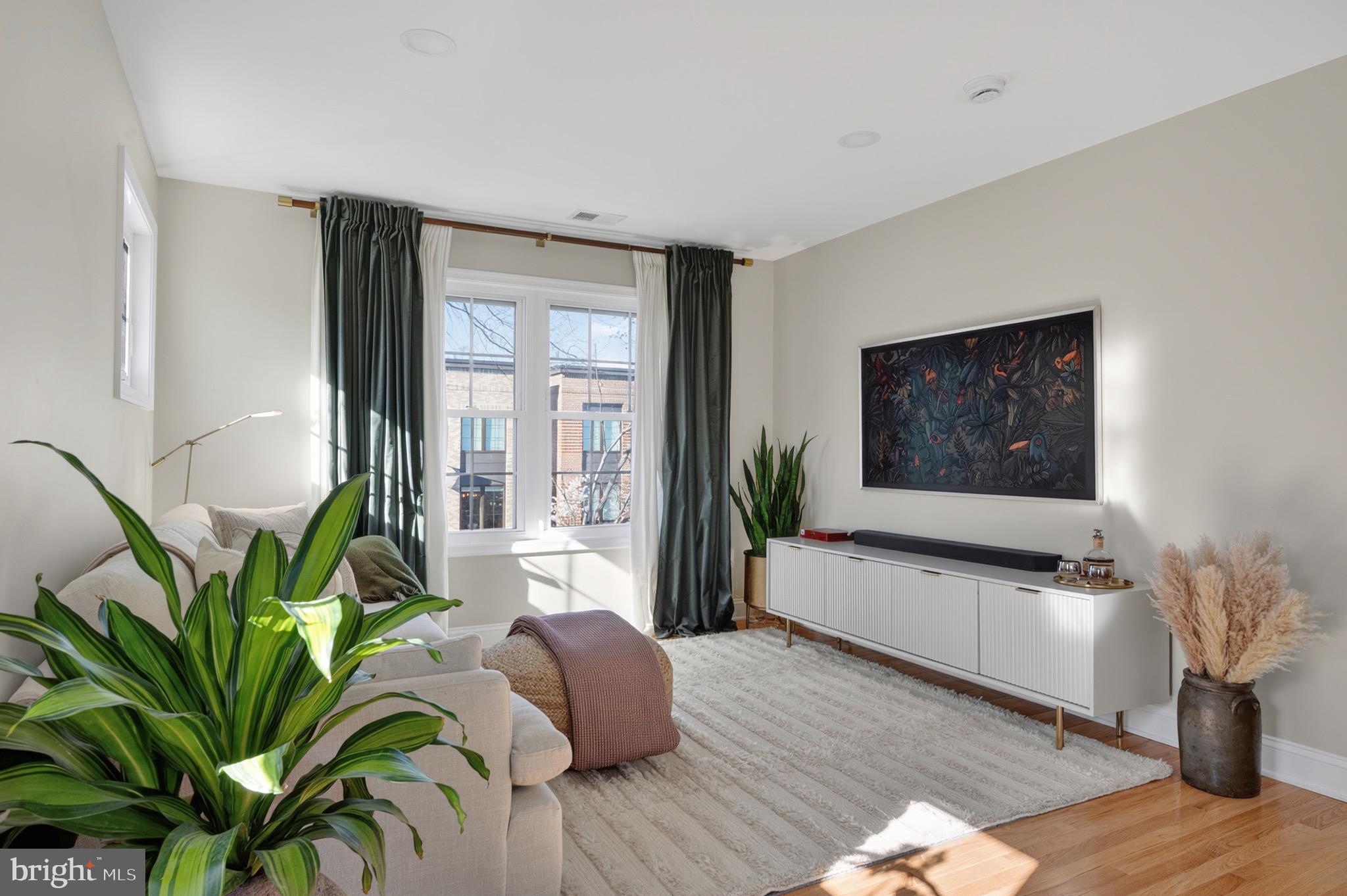 ROSEMONT PARK - Residential