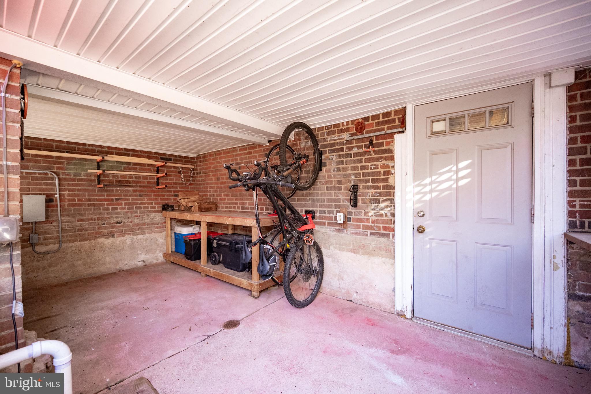 ROSEMONT PARK - Residential