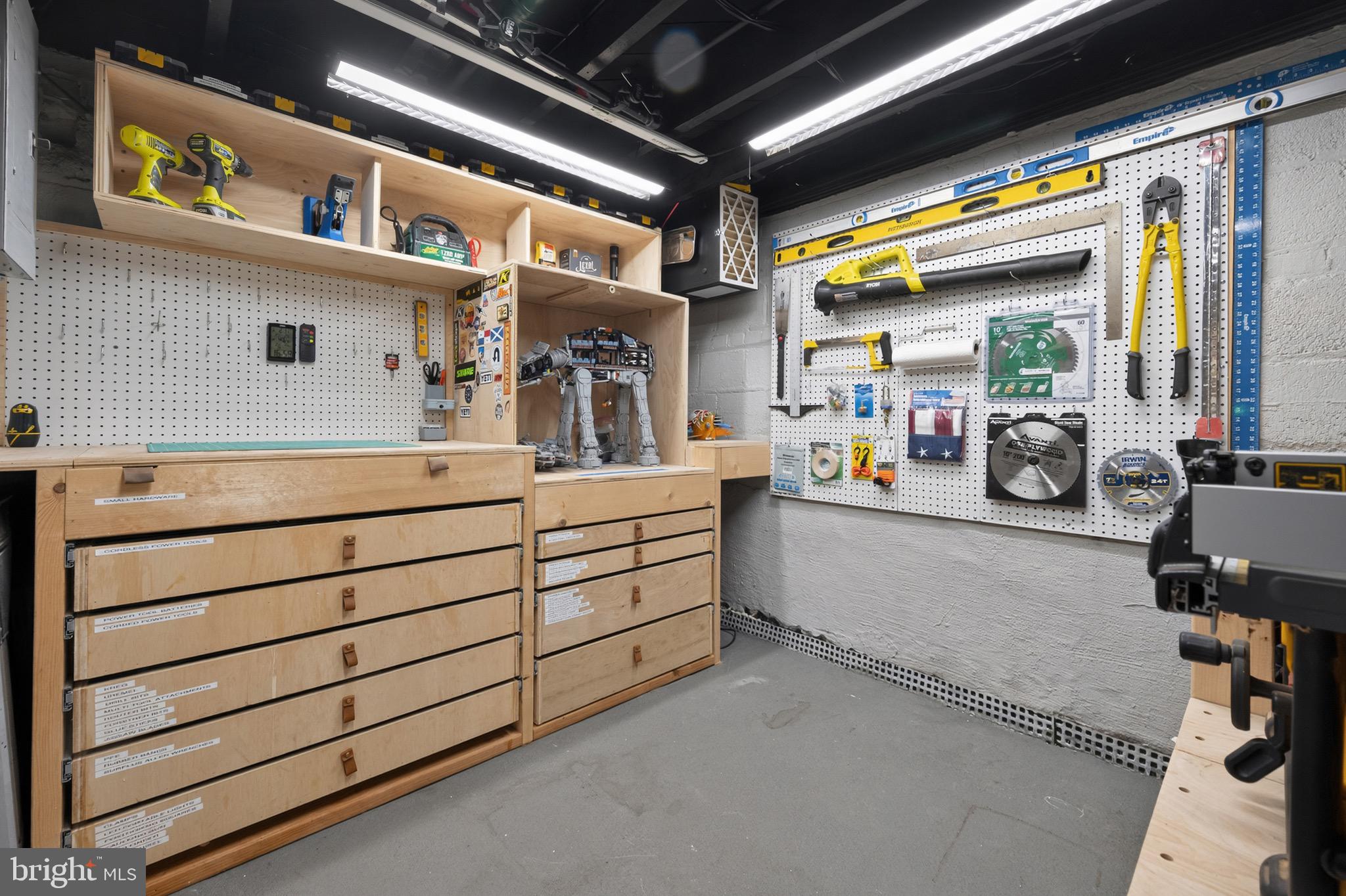 ROSEMONT PARK - Residential