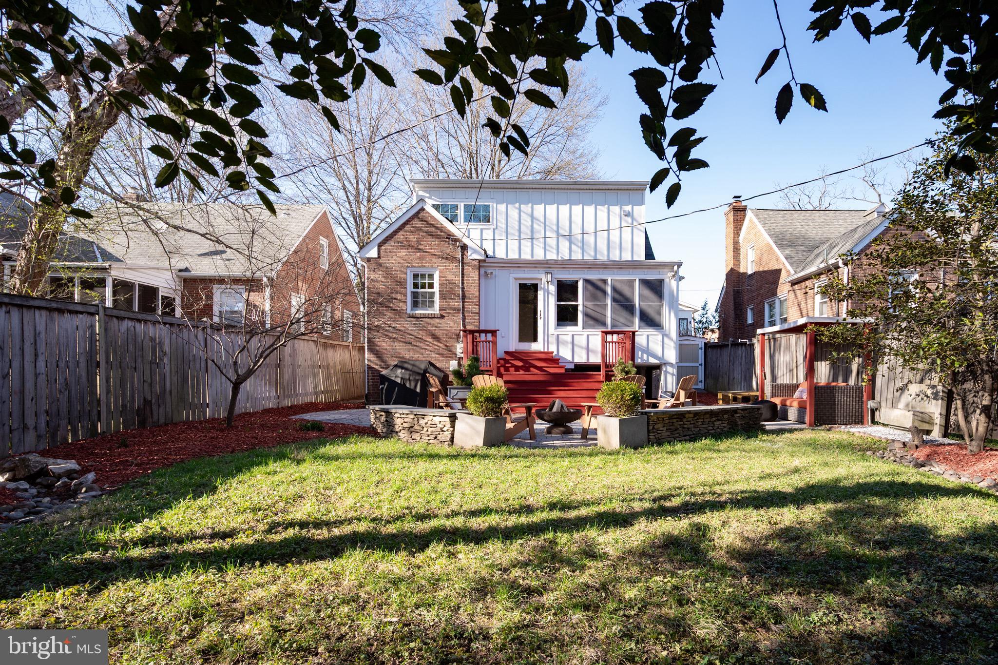 ROSEMONT PARK - Residential