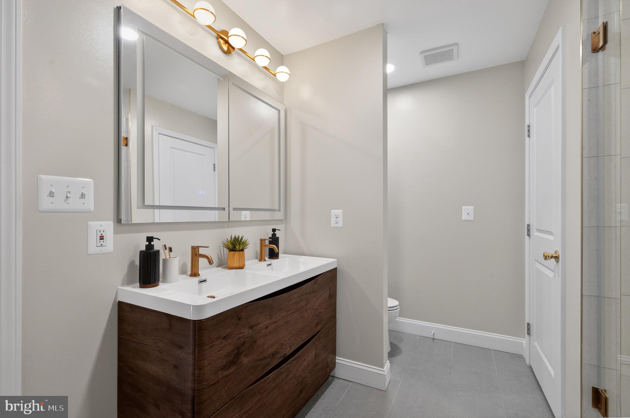 ROSEMONT PARK - Residential