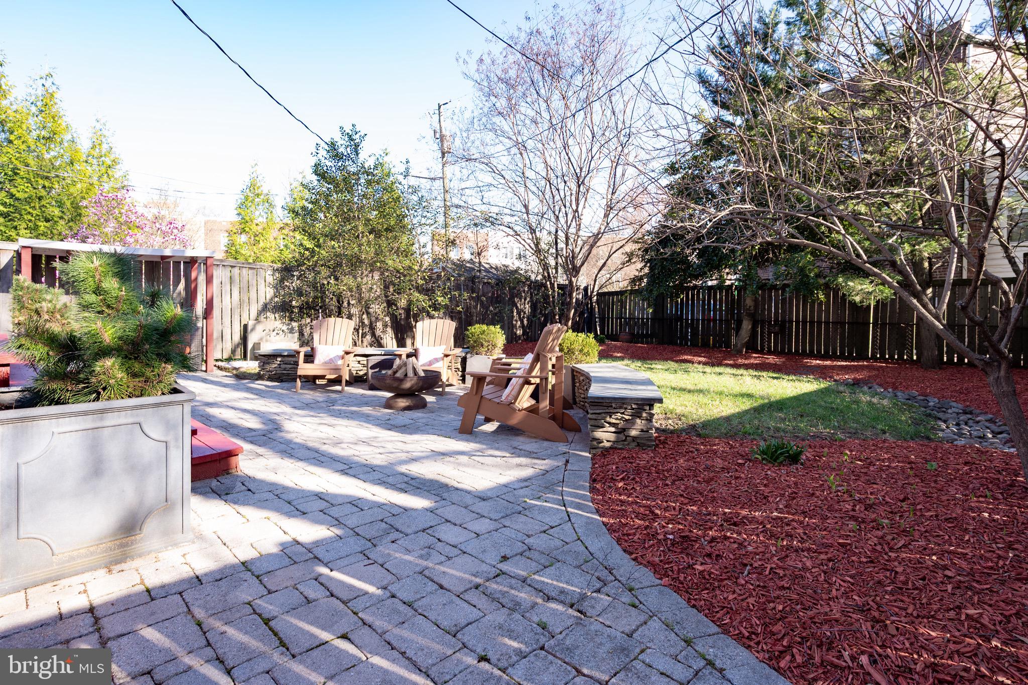 ROSEMONT PARK - Residential