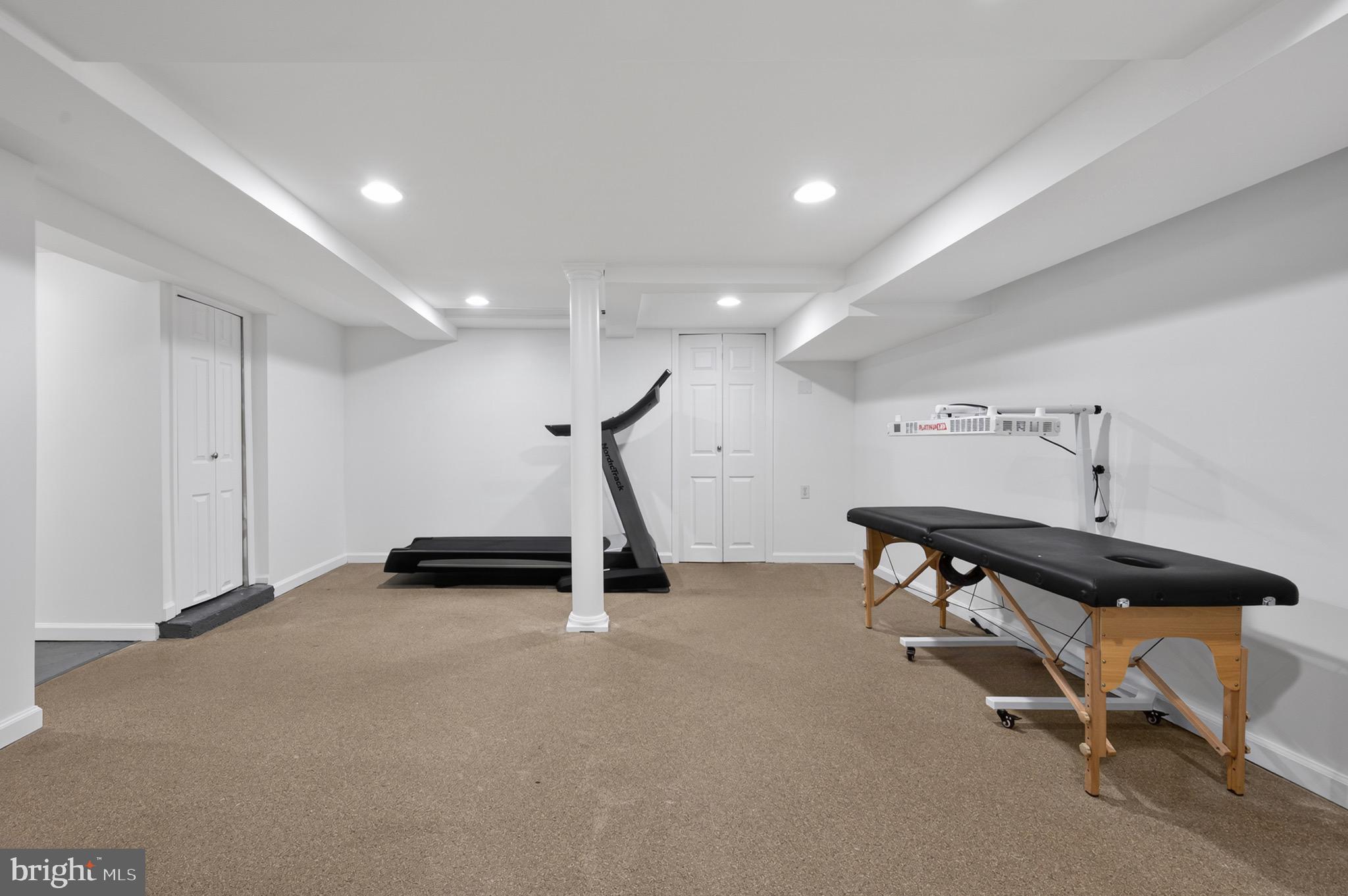 ROSEMONT PARK - Residential