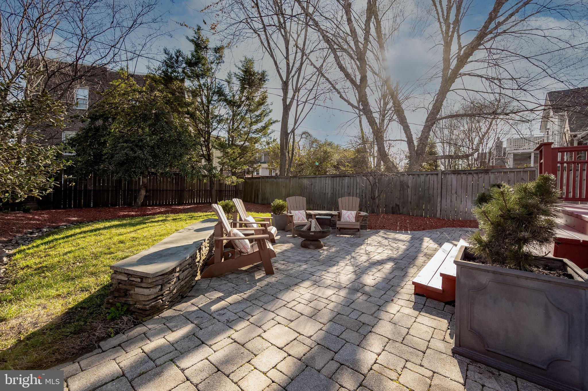 ROSEMONT PARK - Residential