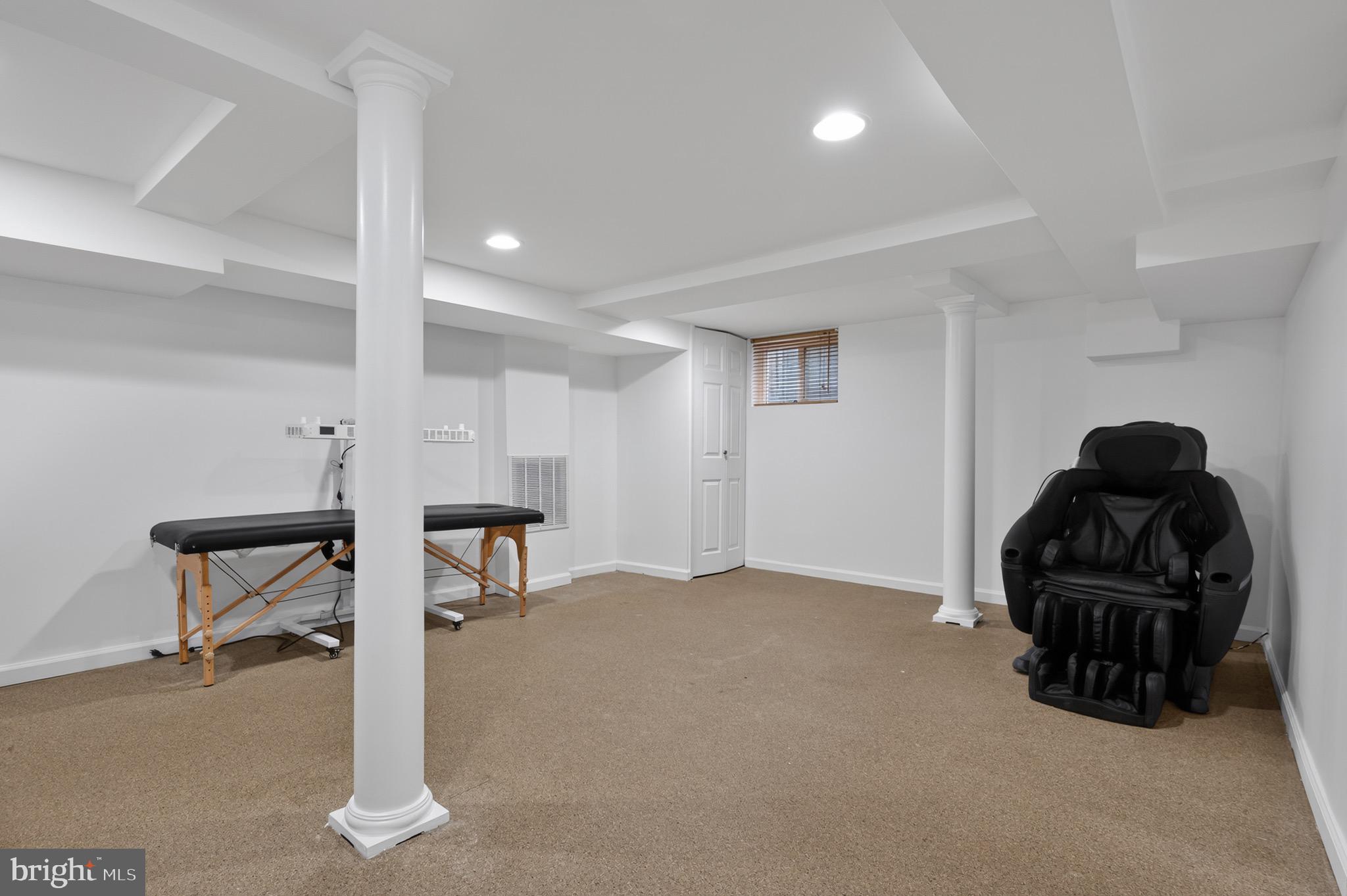 ROSEMONT PARK - Residential