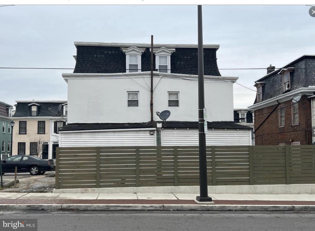 54/56 W MAPLEWOOD MALL