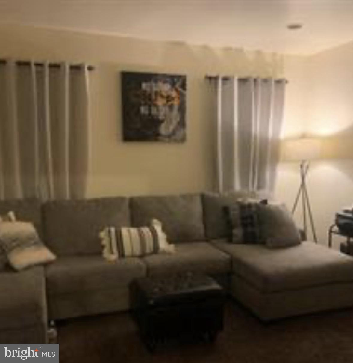 GERMANTOWN - Commercial Sale