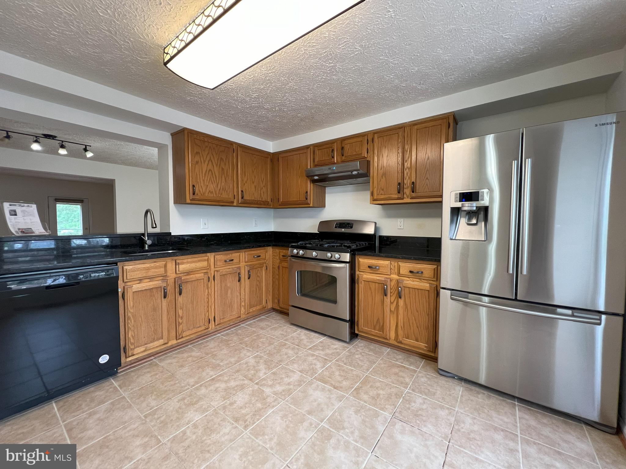 DUFIEF MILL ESTATES - Residential Lease