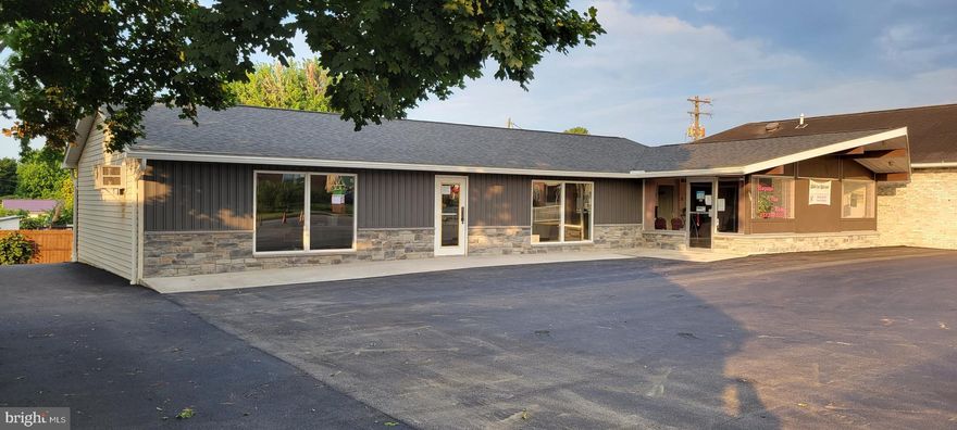 Welcome to 1806 E. Main Street, a versatile and strategically located commercial property that caters to a wide array of business needs.  This prime space offers the perfect opportunity for medical offices, veterinary clinics, retail establishments, and other professional offices seeking a prominent and accessible location.
It's an ideal location with high visibility and ample space with a generous floor area of 1,300 square ft.  The flexible layout allows for easy customization to suit the specific needs of any business.  Whether it's medical equipment, retail shelving, or professional office setups, the space can be tailored to fit your requirements.
For the convenience of clients and employees, the property offers a well-maintained parking lot.