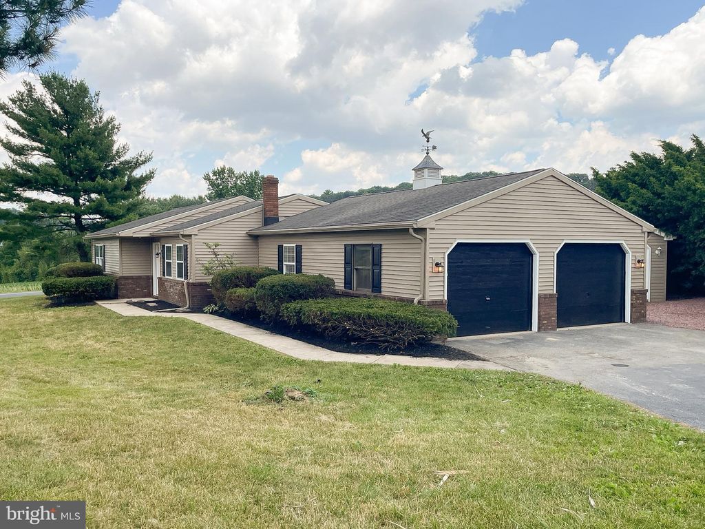 Photo of 501 Goldfinch Drive, Columbia, PA 17512 (MLS # PALA2052384)