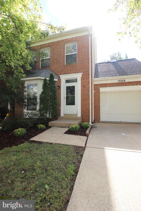 Photo of 12058 Edgemere Circle, RESTON, VA 20190 (MLS # VAFX2346124)