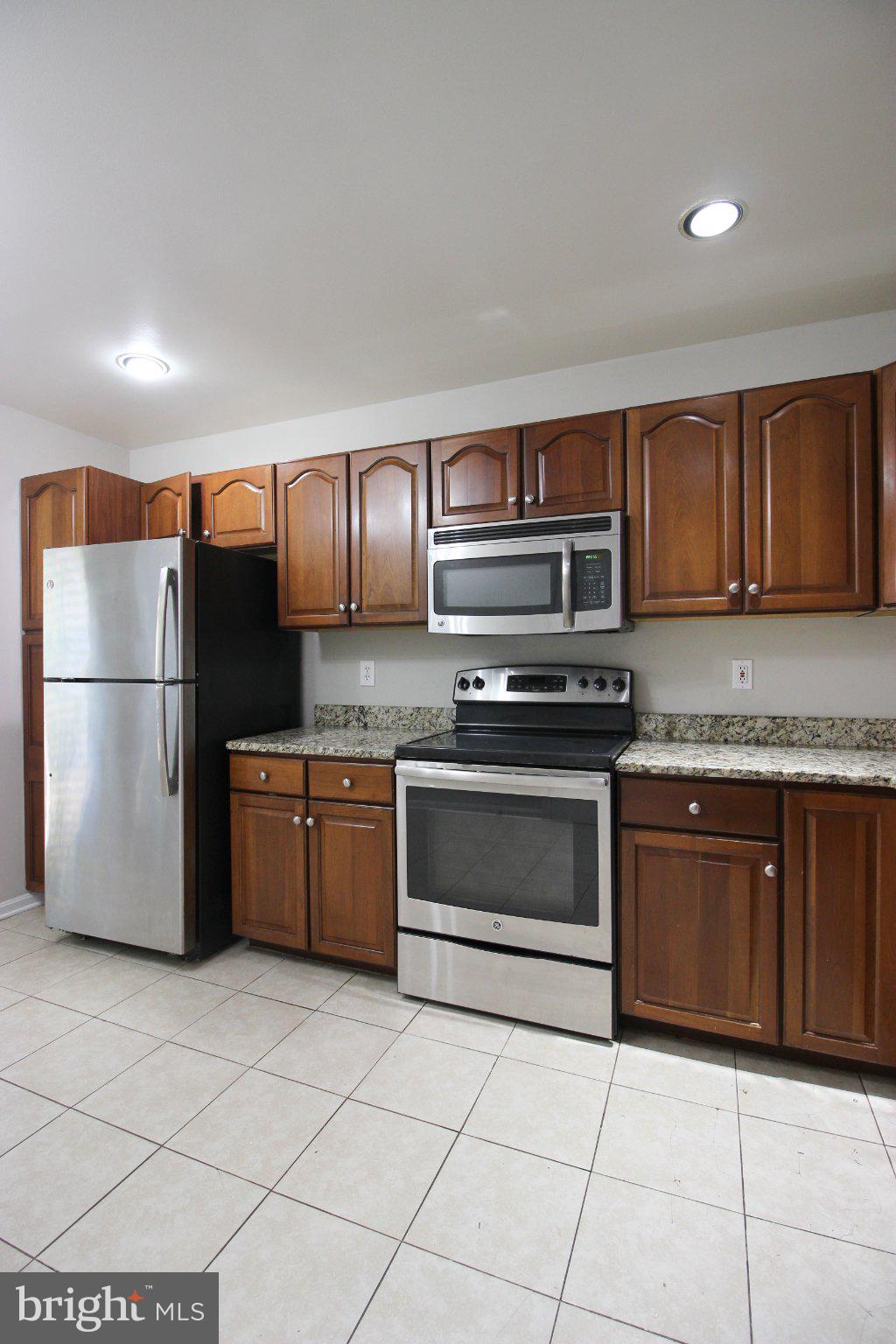 12058 EDGEMERE CIRCLE