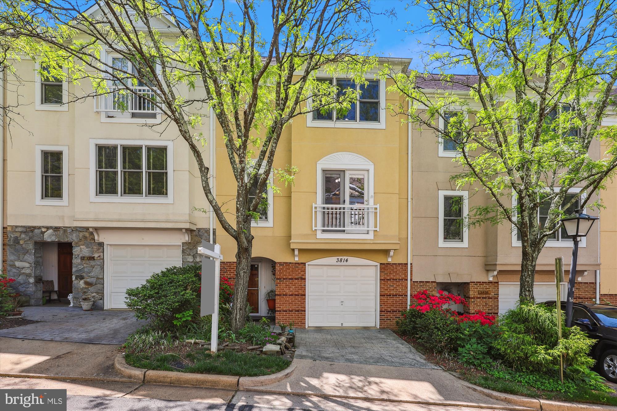 3814 WOODLAWN COURT